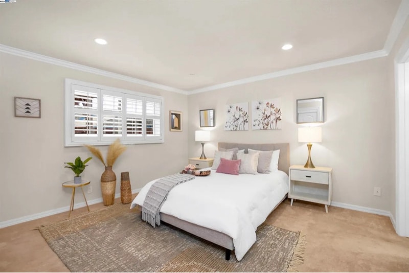 Building Photo - 363 Oleander Ave