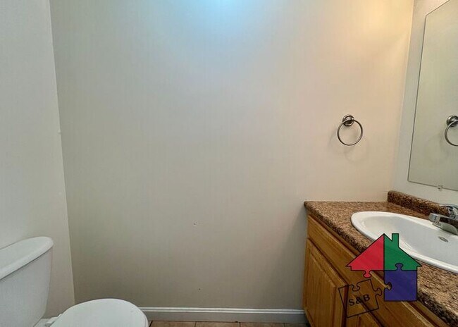Building Photo - Spacious Milton 3 Bedroom - Pet Friendly!