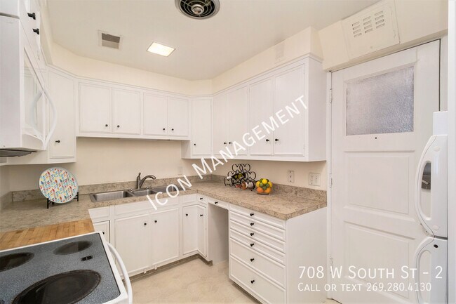 Building Photo - 708 W South St