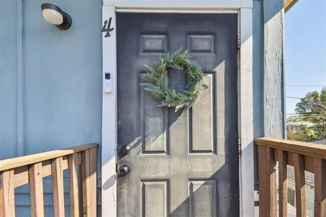 Building Photo - 2445 2nd Ave N