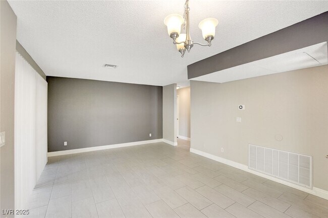 Building Photo - 4700 Nara Vista Way