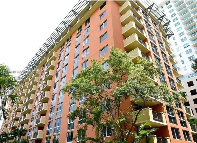 Building Photo - 2951 S Bayshore Dr