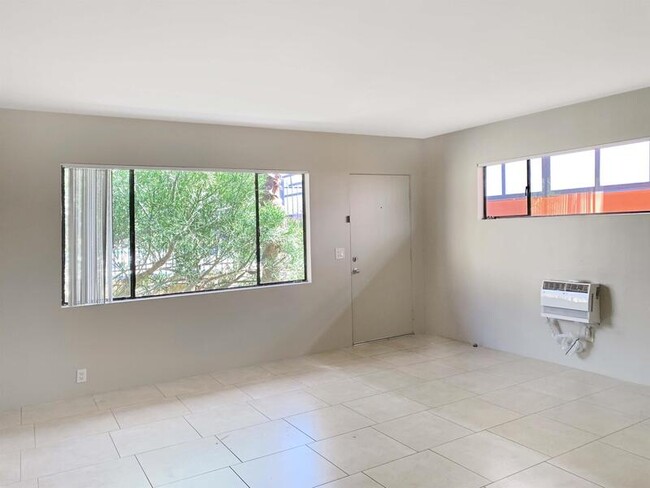 Building Photo - 37219 Melrose Dr