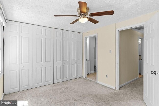 Building Photo - 8094 Grandview Ct