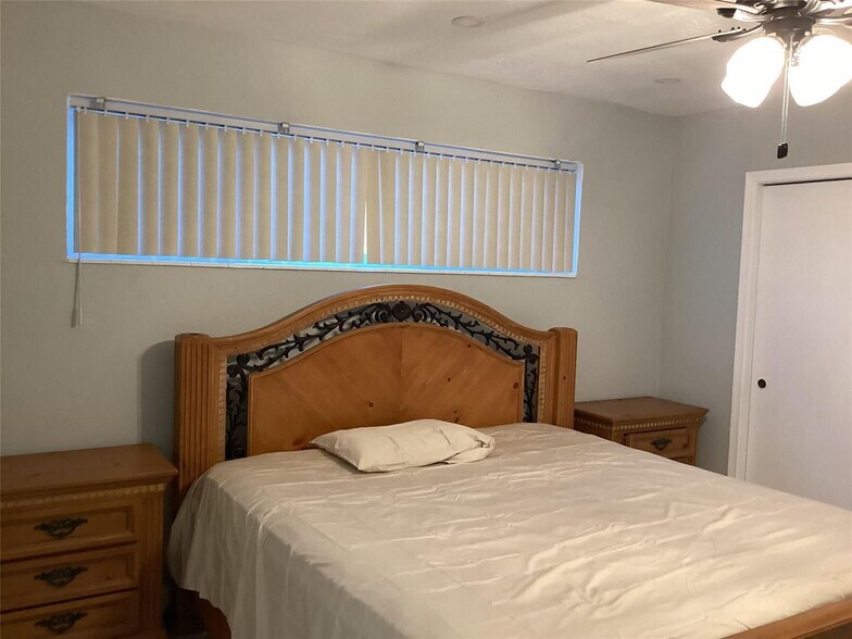 Building Photo - 8571 NW 26th St