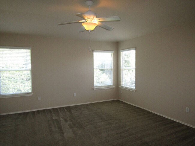 Building Photo - 593 Cullen Blvd