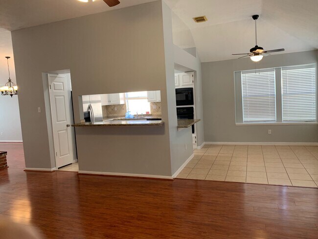 Building Photo - 3111 Lazy Brook Dr