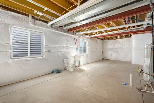 Building Photo - 3-Bed 3-Bed House