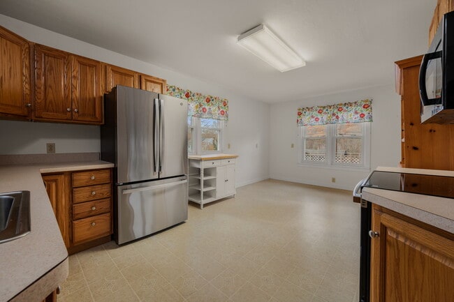 Building Photo - 293 Hamburg Rd