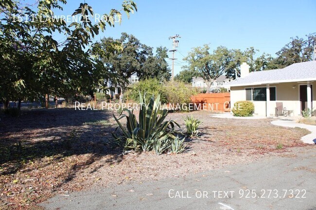 Building Photo - 1611 Lawrence Rd