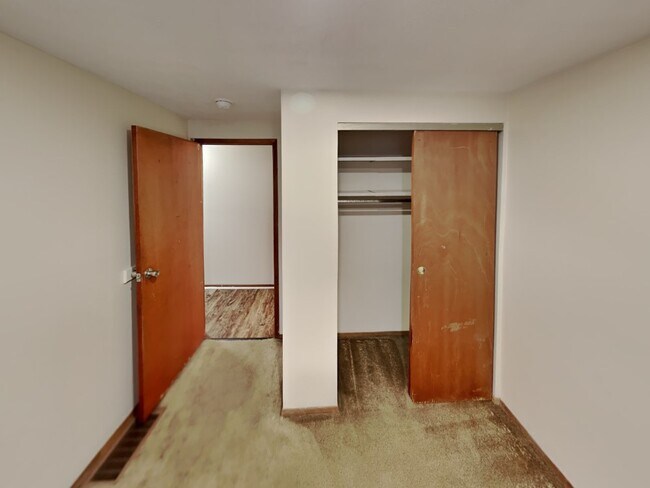 Building Photo - 94 E 18th Ave
