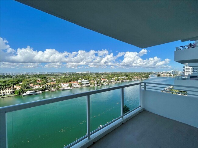 Building Photo - 5600 Collins Ave
