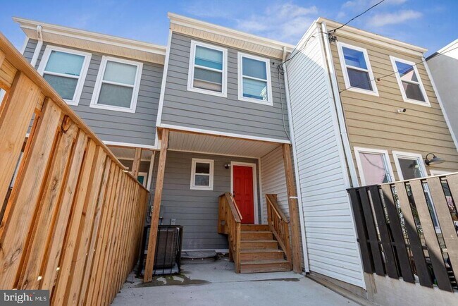 Building Photo - 925 N Bradford St