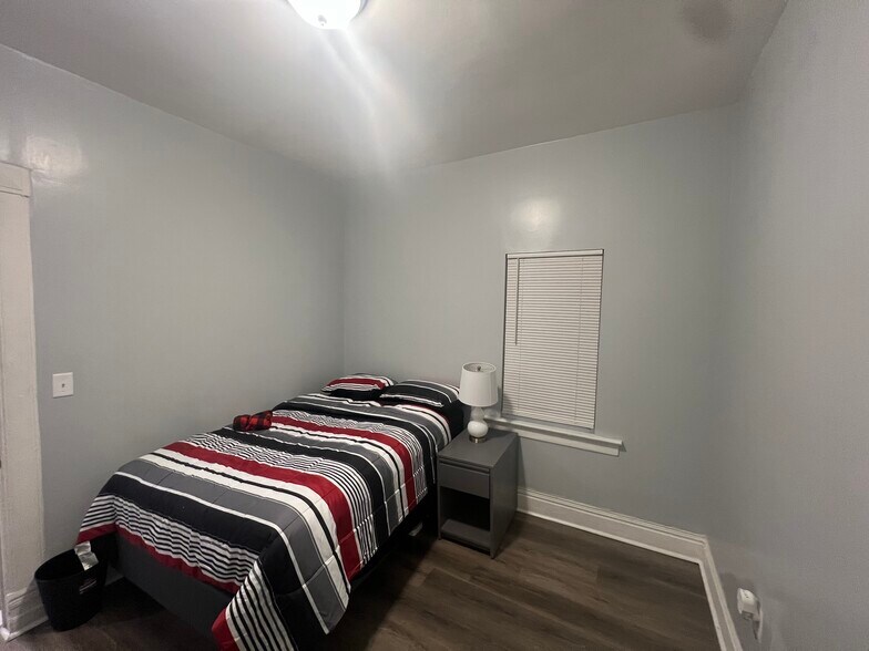 Bedroom 2 - 16 18th St