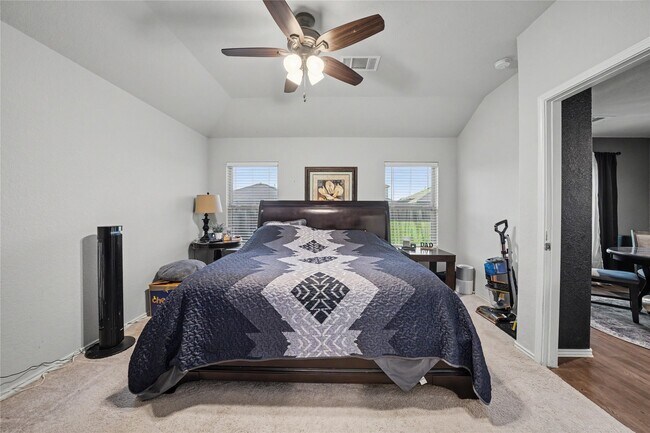 Building Photo - 20815 Acorn Valley Dr