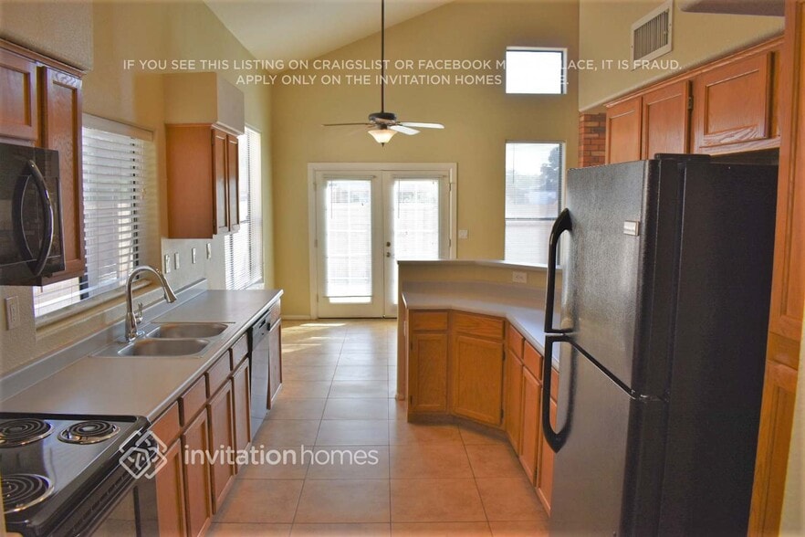 Building Photo - 3519 N 107th Dr