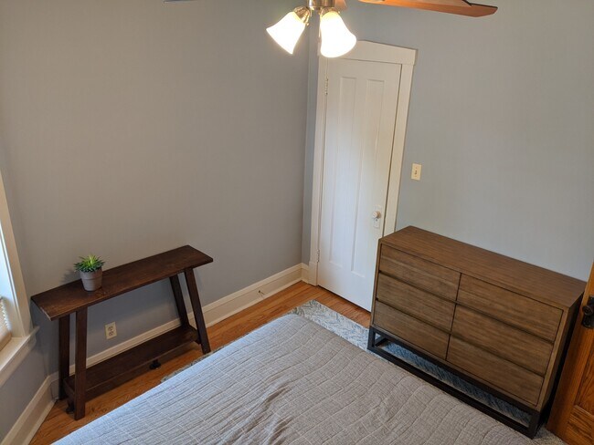 NW Bedroom, view of Closet - 4431 N Springfield Ave