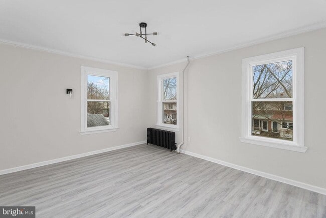 Building Photo - 12 6th Ave