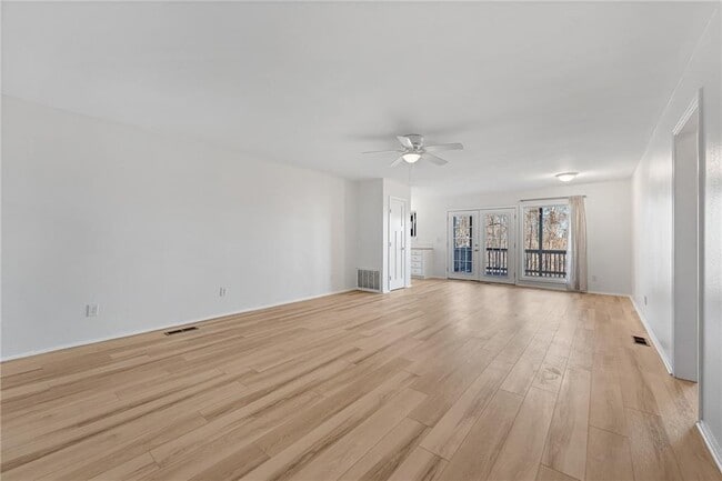 Building Photo - 14804 Dutchmans Dr