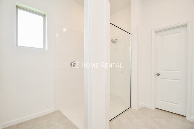 Building Photo - 5624 Forest Cove Drive