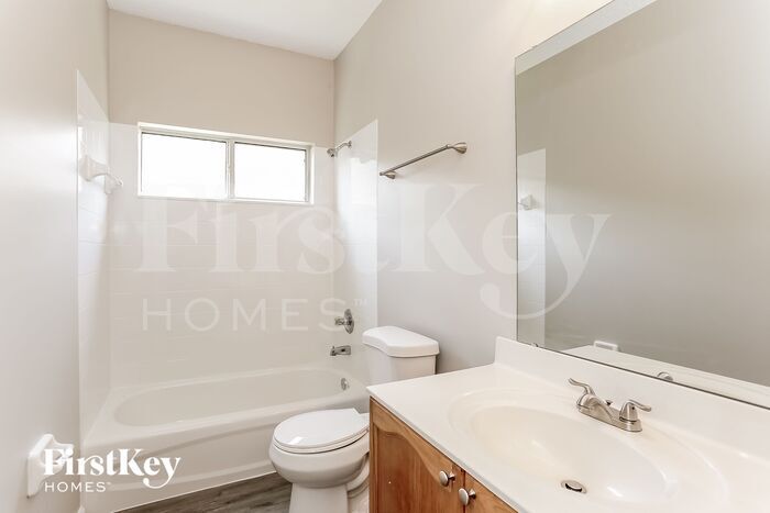 Building Photo - 2516 Cedar Trace Dr W