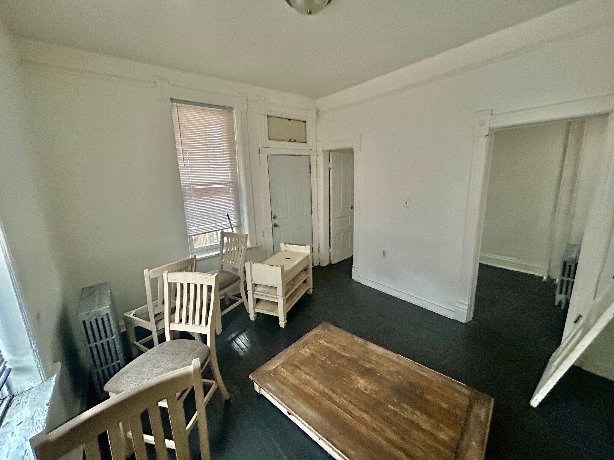 Building Photo - 735 E 88th St