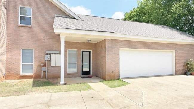 Building Photo - 1571 Meriwether Cir