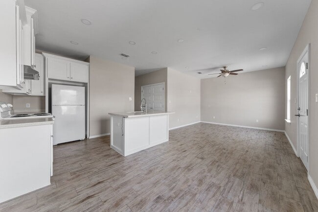 Building Photo - 2425 North Valley Circle, UNIT A