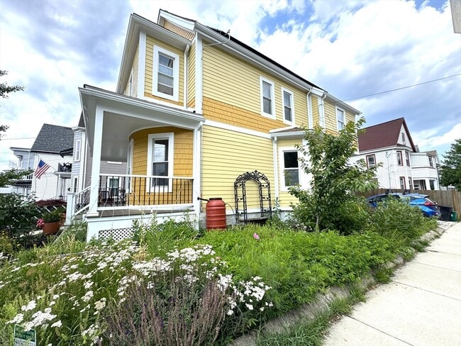 Building Photo - 72 Winchester St