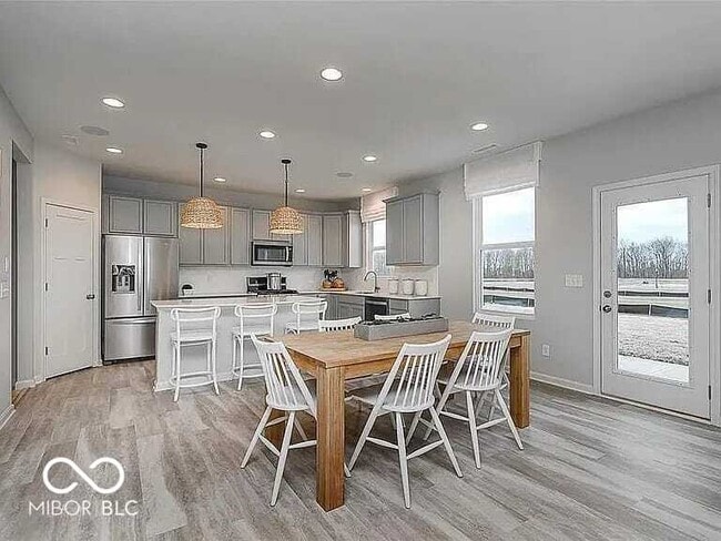 Building Photo - 4957 Oak Hl Dr