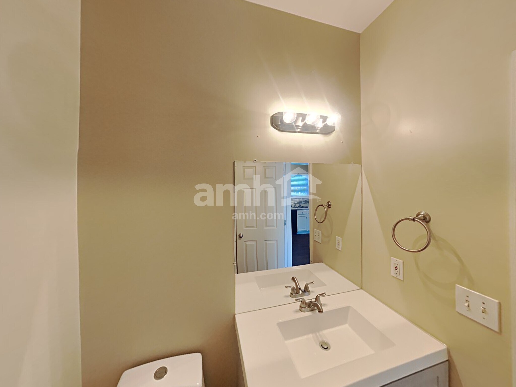 Building Photo - 2953 Beckwith Rd