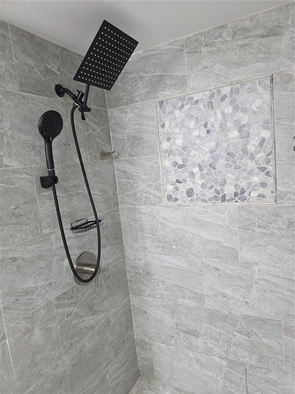 Building Photo - 3821 N Oak Dr