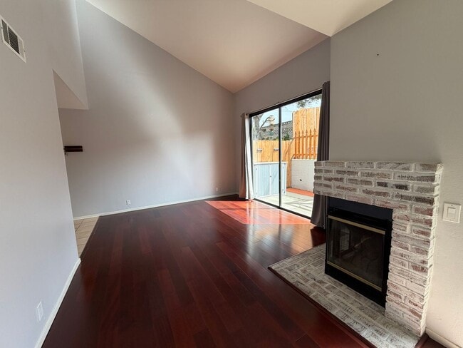 Building Photo - Vandenberg Village Condo