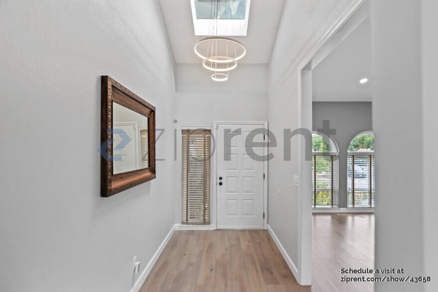 Building Photo - 3173 Ingersoll Pl