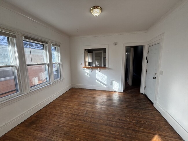 Building Photo - 95 Woodlawn St