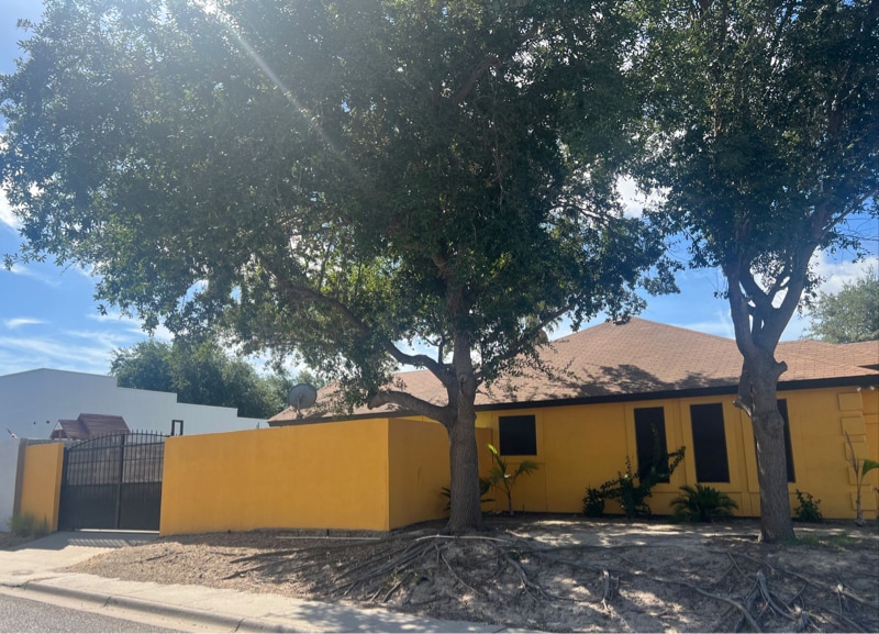 Building Photo - 409 Gaucho Ln