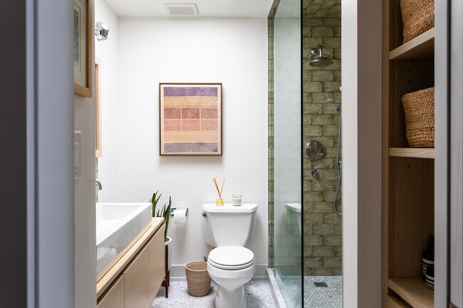 3rd floor bathroom - 1829 N Cleveland Ave