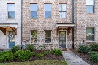 Building Photo - 776 Angora Aly