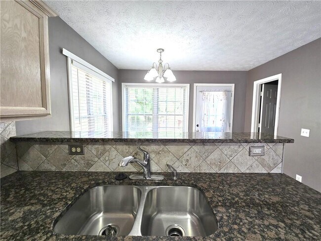 Building Photo - 117 Davis Mill Ct