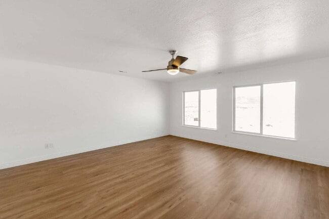Building Photo - Beautifully Updated 3-Bedroom Home Near Traverse Mountain with Stunning Point of the Mountain Views!