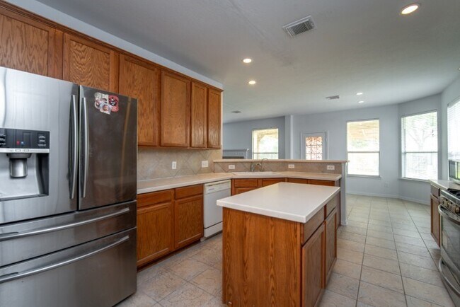 Building Photo - 2322 Cool Springs Ln