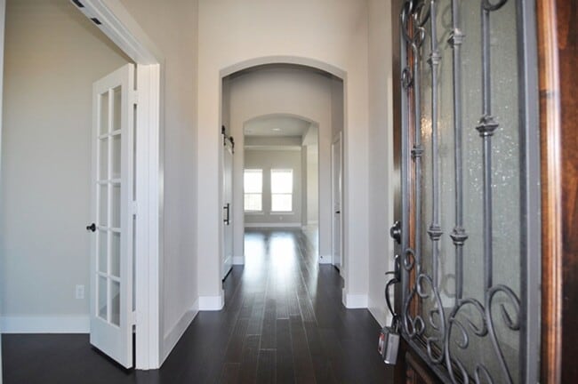 Building Photo - Fantastic 4-3-3 in Weatherford, Azle ISD!