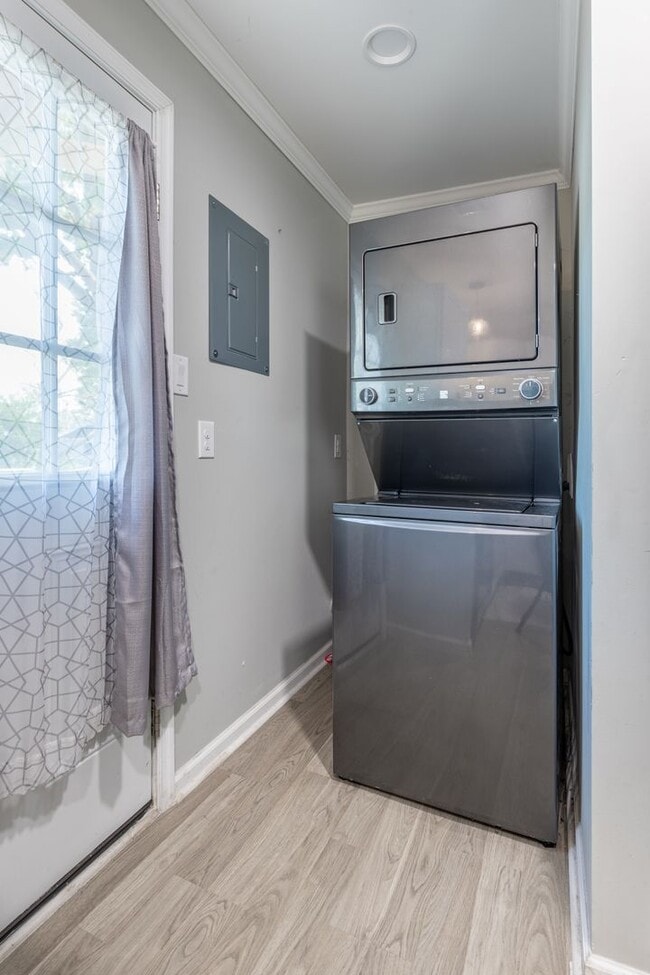 Building Photo - Welcome to this charming home in Newport News "ASK ABOUT OUR ZERO DEPOSIT"