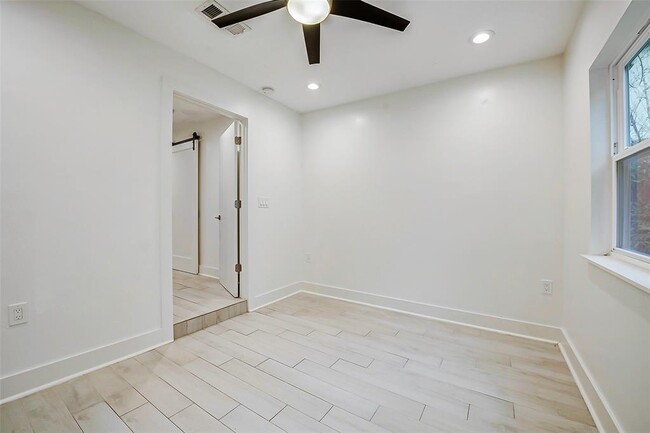 Building Photo - 5541 Aspen St