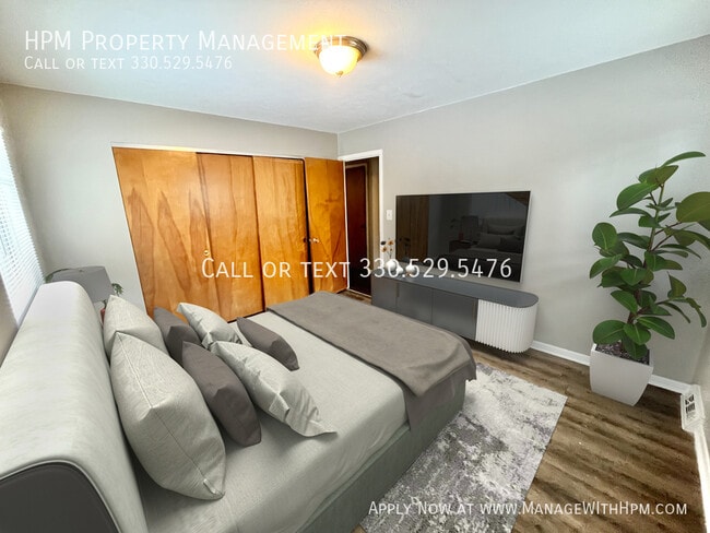 Building Photo - 850 S Green Rd