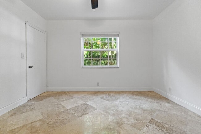 Building Photo - Beautiful Newly remodeled First Floor Condo