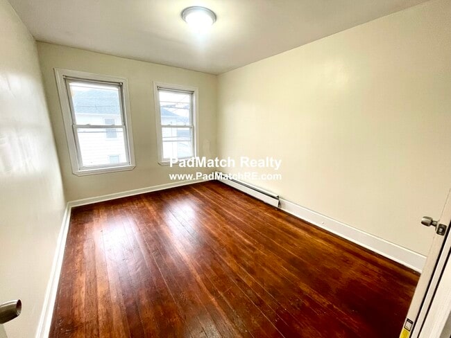 Building Photo - 65 Crystal St