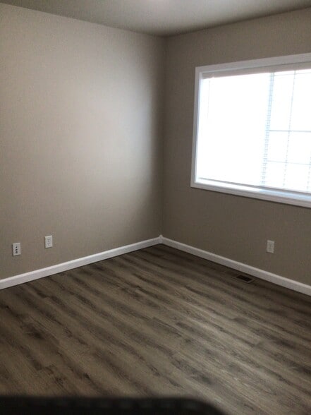 Building Photo - 3134 New Hope Dr