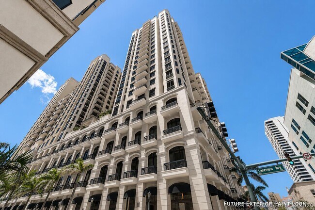 Building Photo - 701 S Olive Ave