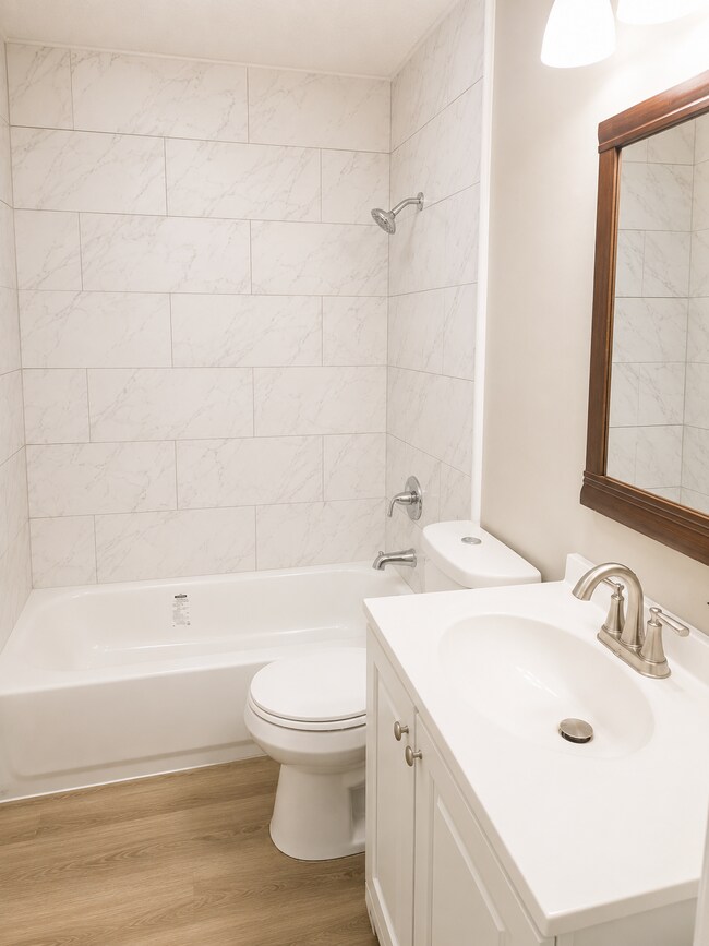 Building Photo - 5028 Acorn Dr